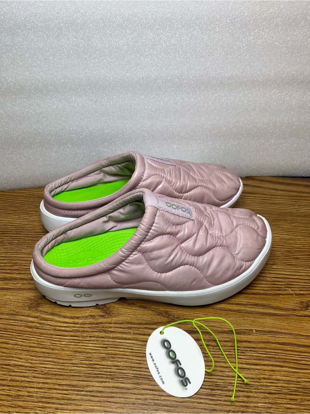 Oofos Cocoozie Thermo Mules In The Stardust Pink Colorway Women’s Size 9.5